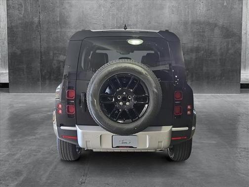 2025 Land Rover Defender 110 P400 S