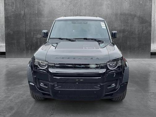 2025 Land Rover Defender 110 P400 X-Dynamic SE