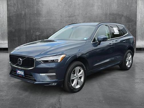 2022 Volvo XC60 B5 Momentum