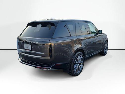 2026 Land Rover Range Rover P530 SE