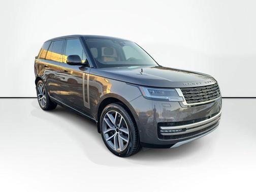2026 Land Rover Range Rover P530 SE