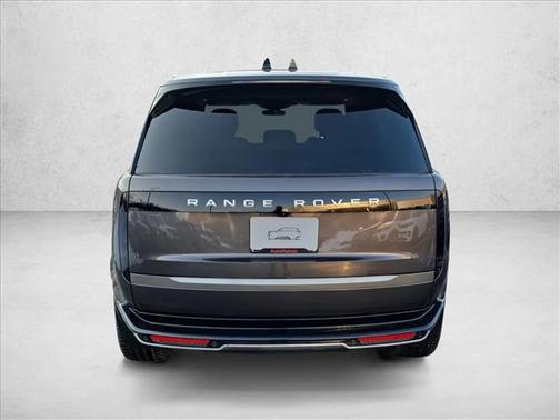 Charente Grey Premium Metallic 2026 Land Rover Range Rover P530 SE
