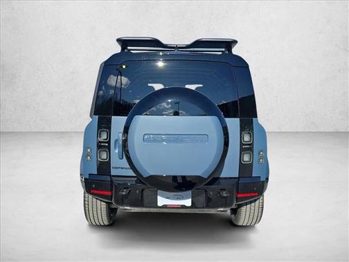 2026 Land Rover Defender P400 X-Dynamic SE