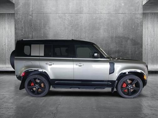 2025 Land Rover Defender 110 P400 X