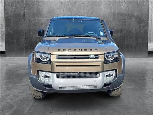 2025 Land Rover Defender 110 P300