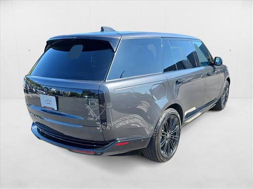 2025 Land Rover Range Rover P400 SE 7 Seat