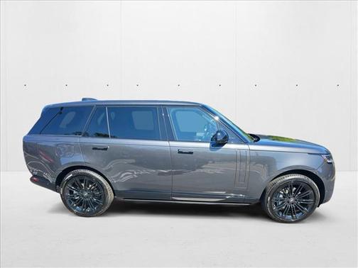 2025 Land Rover Range Rover P400 SE 7 Seat