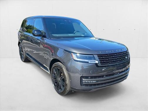 2025 Land Rover Range Rover P400 SE 7 Seat