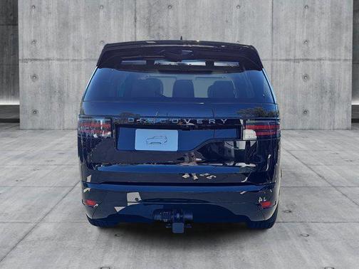 2025 Land Rover Discovery P360 Dynamic SE