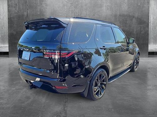 2025 Land Rover Discovery P360 Dynamic SE
