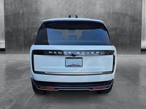 2025 Land Rover Range Rover P530 SE