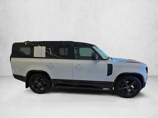 2025 Land Rover Defender 130 P400 X-Dynamic SE