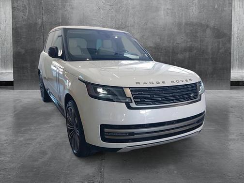 2025 Land Rover Range Rover P530 SE