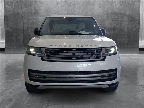 2025 Land Rover Range Rover P530 SE