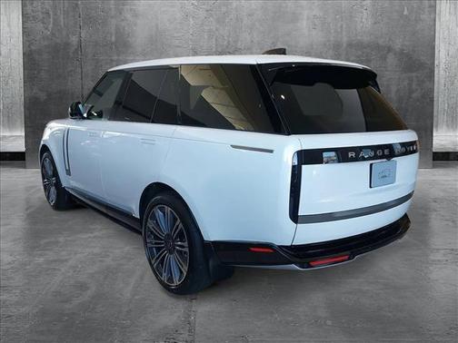 2025 Land Rover Range Rover P530 SE