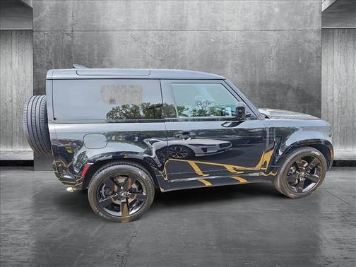 2023 Land Rover Defender 90 Carpathian Edition
