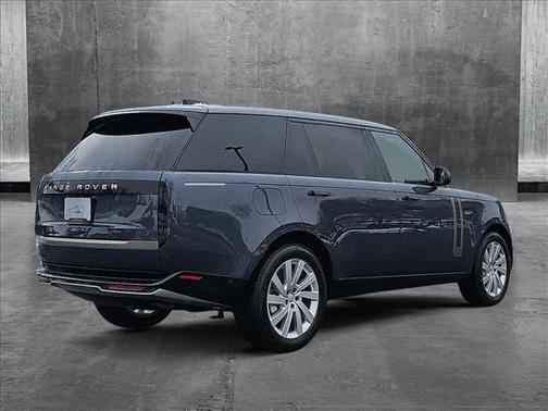 2025 Land Rover Range Rover P400 SE 7 Seat