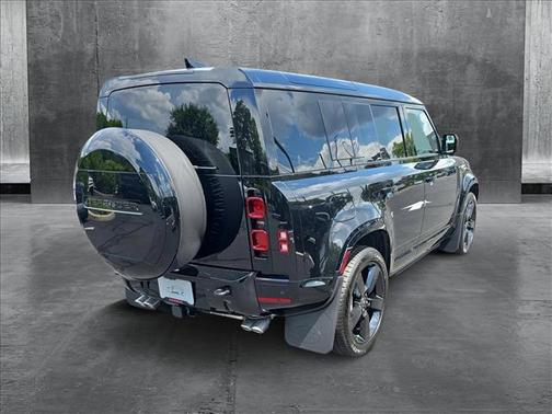 2025 Land Rover Defender 110 P500 X-Dynamic SE