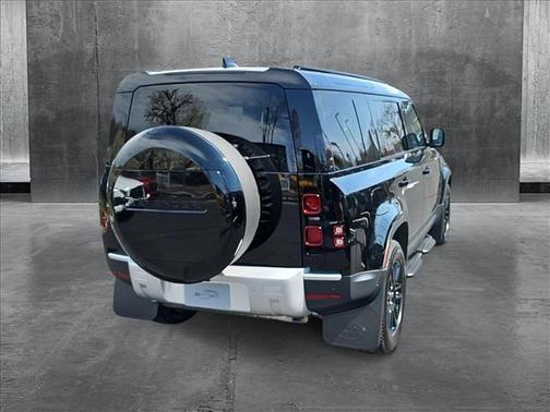 2025 Land Rover Defender 110 P300