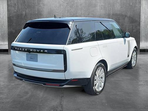 2025 Land Rover Range Rover P400 SE