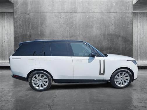 2025 Land Rover Range Rover P400 SE