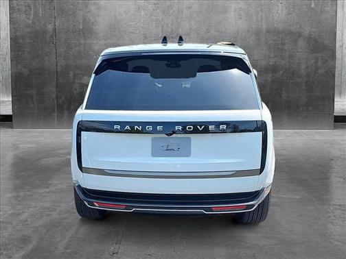 2025 Land Rover Range Rover P400 SE