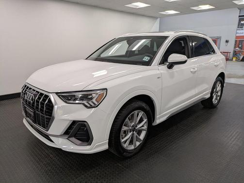 2024 Audi Q3 Premium 45 TFSI S line quattro Tiptronic