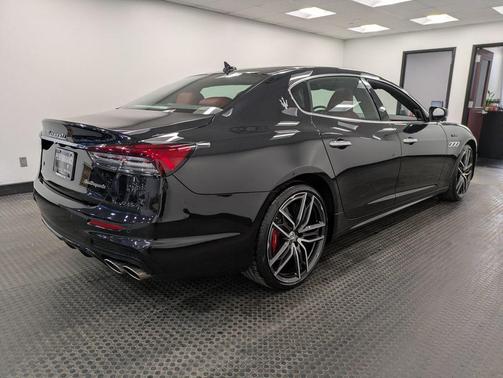 2022 Maserati Quattroporte Modena Q4