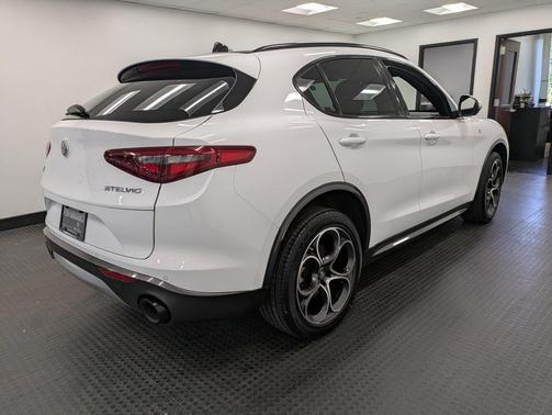 2022 Alfa Romeo Stelvio Ti