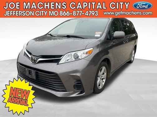 2018 Toyota Sienna LE