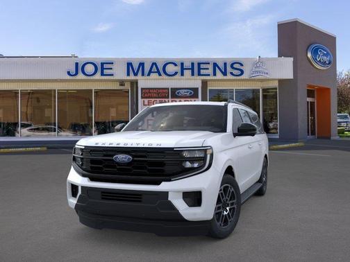 Star White Metallic Tri-Coat 2026 Ford Expedition Max Active 4x4