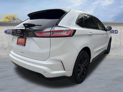 2022 Ford Edge ST Line