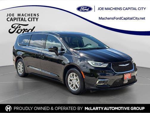 Diamond Black Crystal Pearlcoat 2026 Chrysler Pacifica L