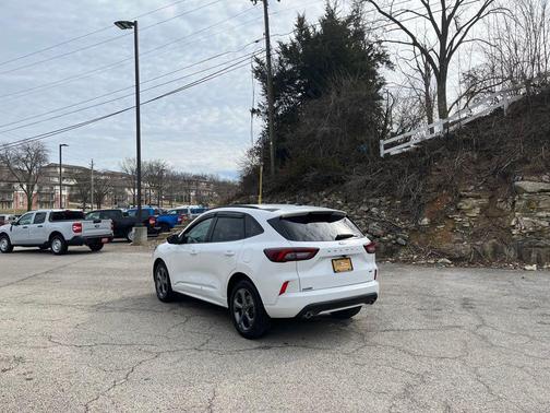 OXFORD WHITE 2023 Ford Escape ST-Line