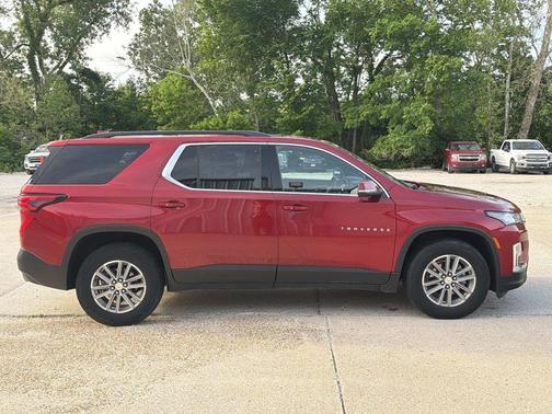 Radiant Red Tintcoat 2023 Chevrolet Traverse LT Cloth