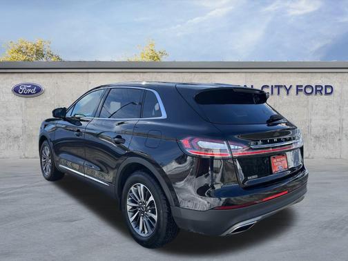 2022 Lincoln Nautilus Standard