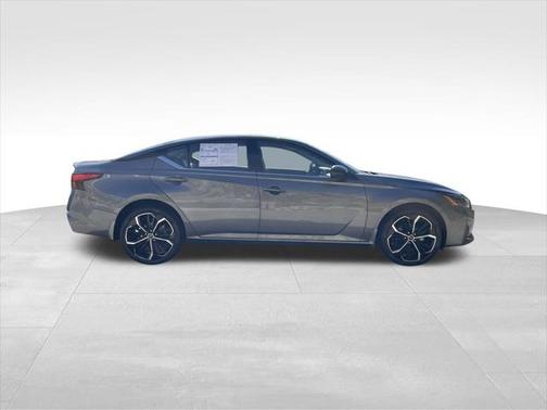 2023 Nissan Altima SR Intelligent AWD