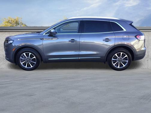 2022 Lincoln Nautilus Standard