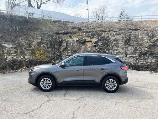 CARBONIZED GRAY 2022 Ford Escape SE