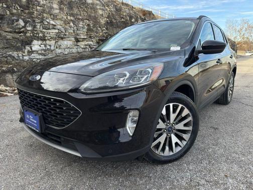 2022 Ford Escape Titanium