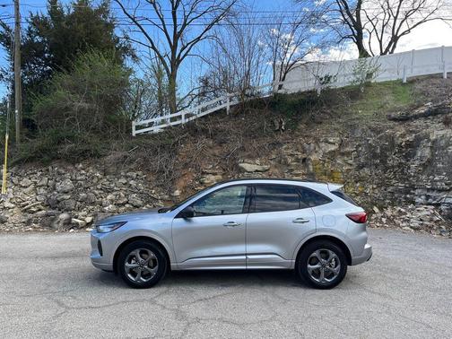 ICONIC SILVER METALLIC 2024 Ford Escape ST-Line
