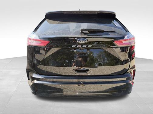 2022 Ford Edge ST Line