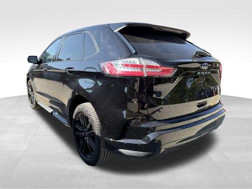 2022 Ford Edge ST Line