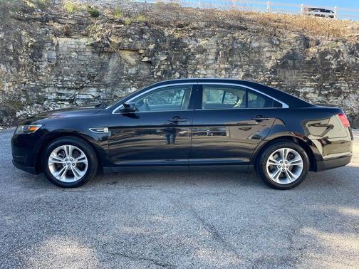 2019 Ford Taurus SEL