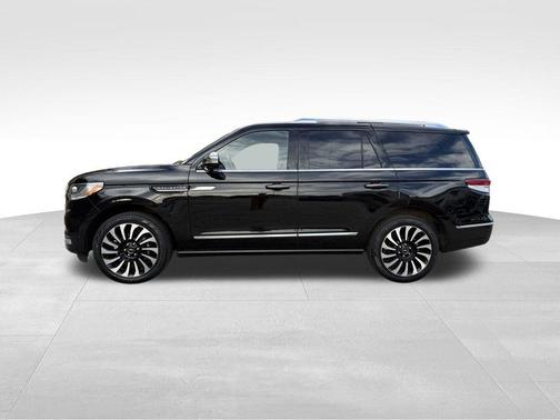 2022 Lincoln Navigator Black Label
