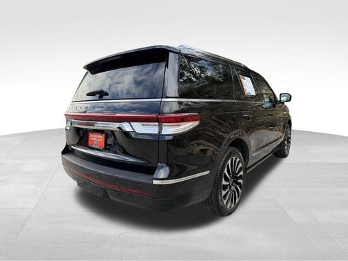 2022 Lincoln Navigator Black Label