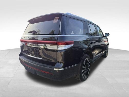 2022 Lincoln Navigator Black Label