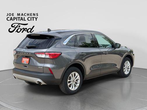 Carbonized Gray Metallic 2022 Ford Escape SE