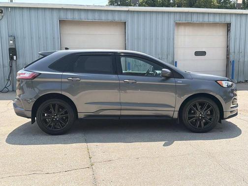 Carbonized Gray Metallic 2022 Ford Edge ST Line