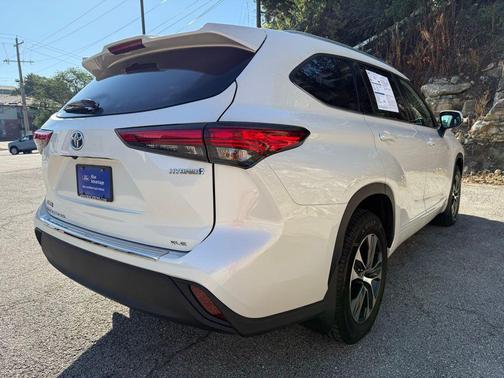 2021 Toyota Highlander Hybrid XLE